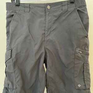 Men's Columbia Omnishade Grey Synthetic Shorts (32" waist, 10" inseam).